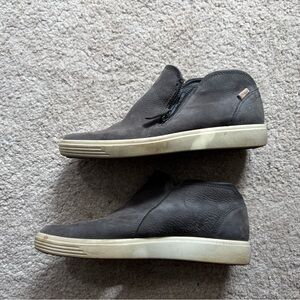 Ecco Men's Dark Gray Leather Chukka Slip-Ons